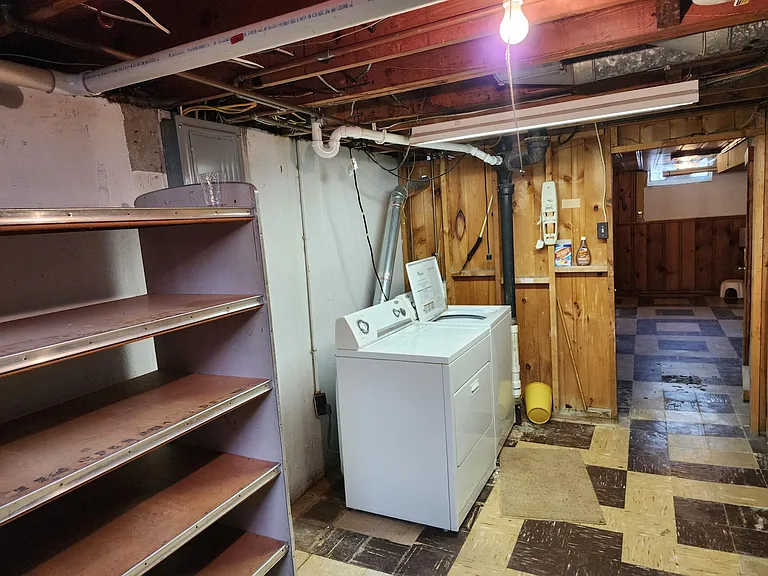 561 Lerner Ave — Photo 9