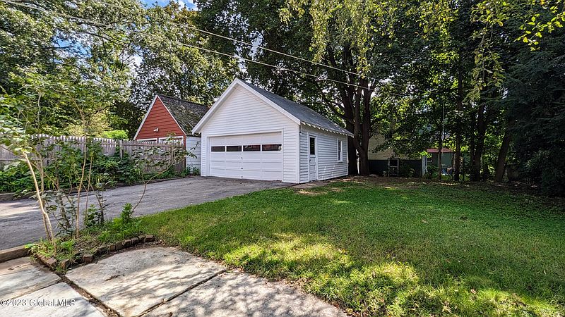 4th image of 5 Lawton Avenue