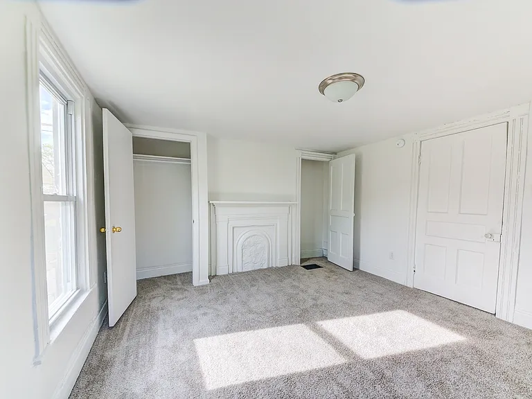 20 Sylvania Ave — Photo 10