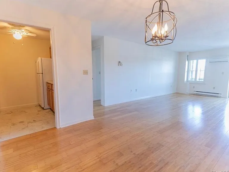 90 Kane St #B11 — Photo 1