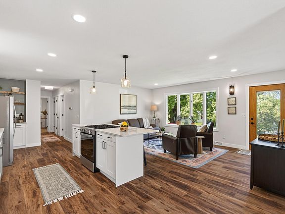 5th image of 305 Trilane Cir