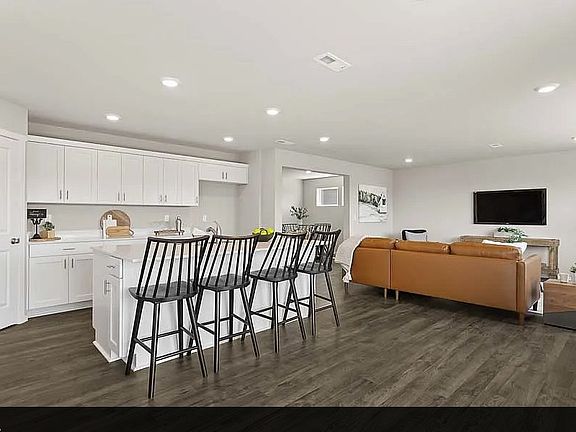 5th image of 1801 S Mallard Way
