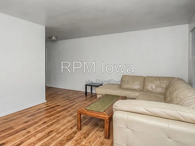 2116 Ferndale Ave — Photo 8