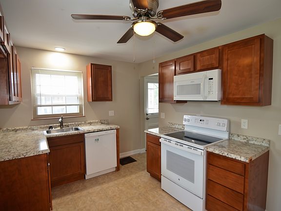 5th image of 8412 Wicklow Ave