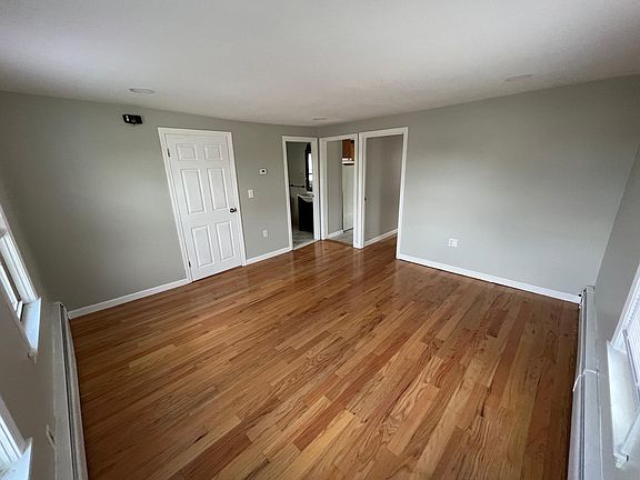 4th image of 21 Donnelly St Floor 2