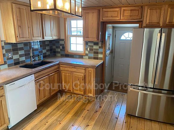 2nd image of 358 W Grand Ave