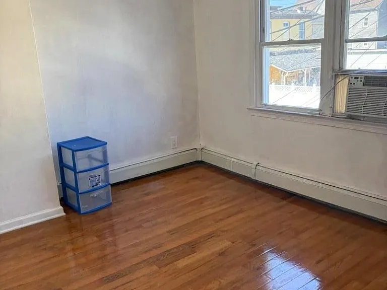 34 Cedar Ave — Photo 6