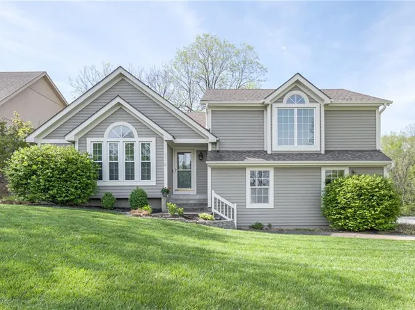 8309 NW 80th St, Kansas City, MO 64152