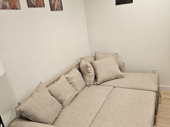 2nd image of 515 22nd St APT 4