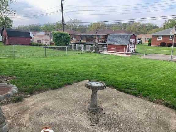 5th image of 20 Decker Ave