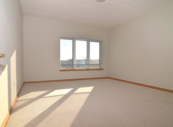 5th image of 3401 N Carriageway Dr Unit 403