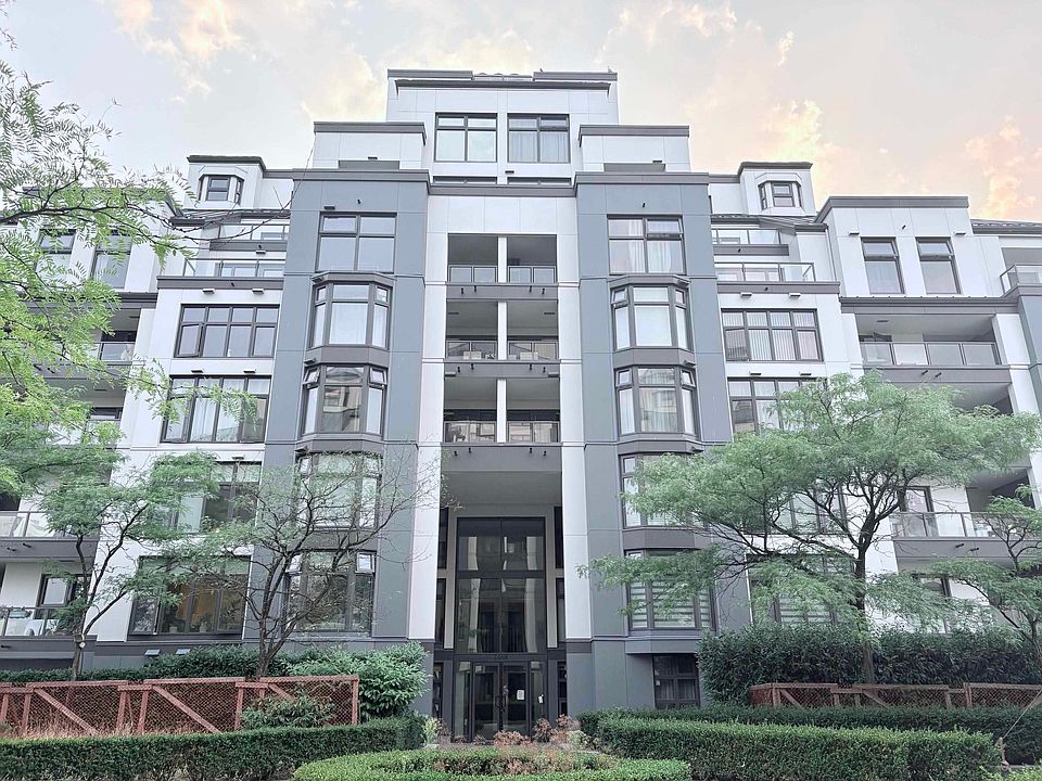 1st image of 2468 Broadway E #209