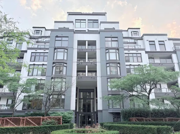 2468 Broadway E #209, Vancouver, BC V6K 2E7
