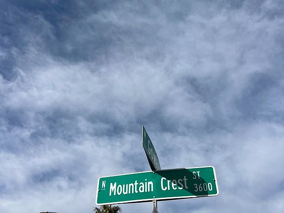 4th image of 3621 Mountain Crest St