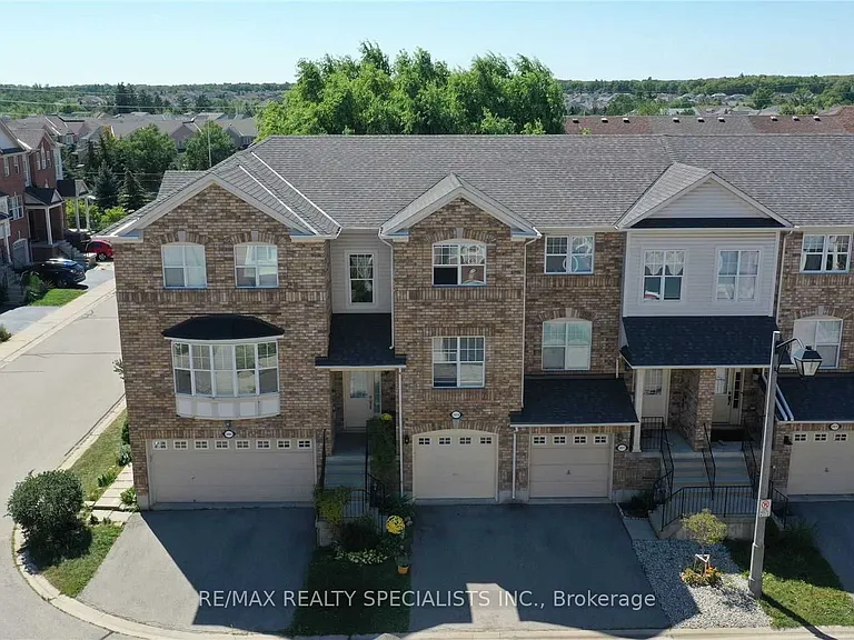 2979 Garnethill Way — Photo 2