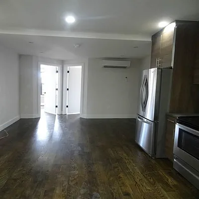 Rented by Loom Group | media 23