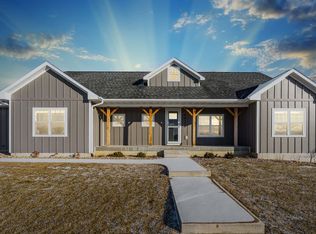 4926 Kara Dr, Cedar Falls, IA 50613