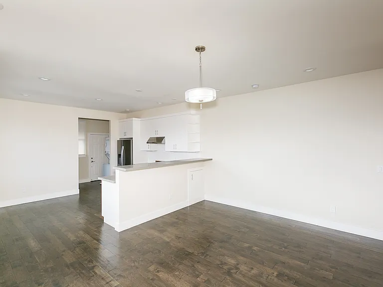 28-34 Highland Ave #30 — Photo 18