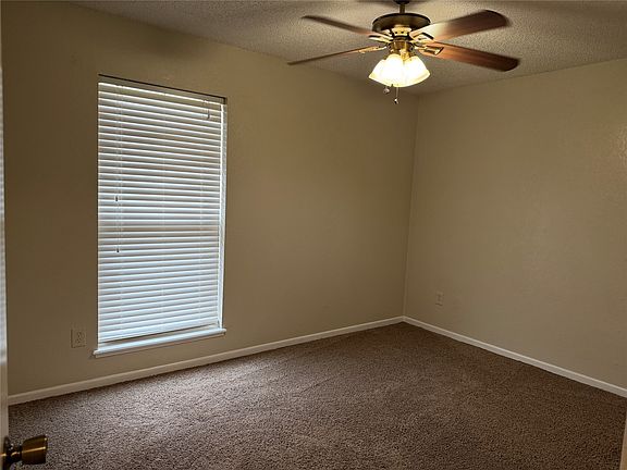 3rd image of 2641 Raintree Cir