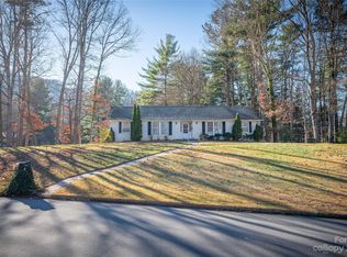 11 Highlander Rd, Asheville, NC 28804