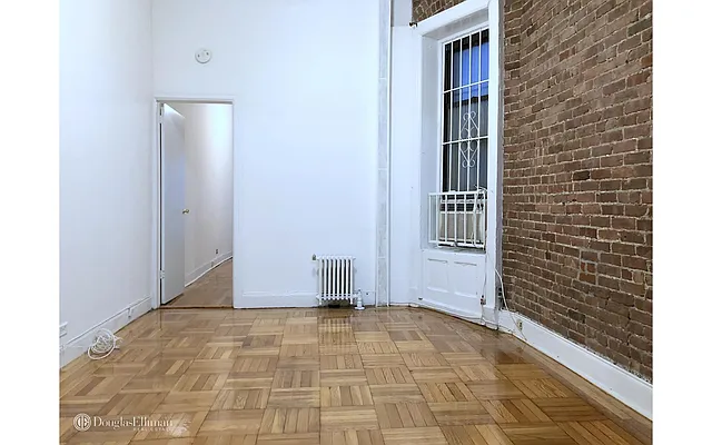 Rented by Douglas Elliman | media 22