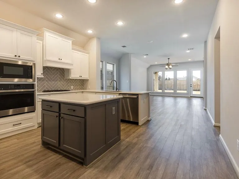 5034 Morrison Dr — Photo 6