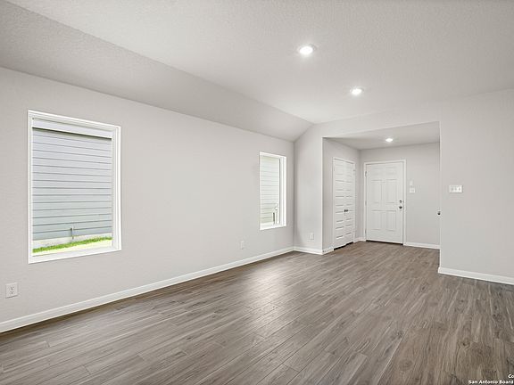 4th image of 2055 Olivia Drive