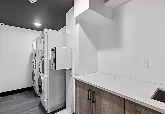 5th image of 256 E 28th St #1A