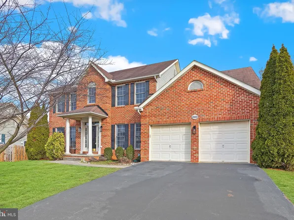 13553 Halifax Dr, Hagerstown, MD 21742