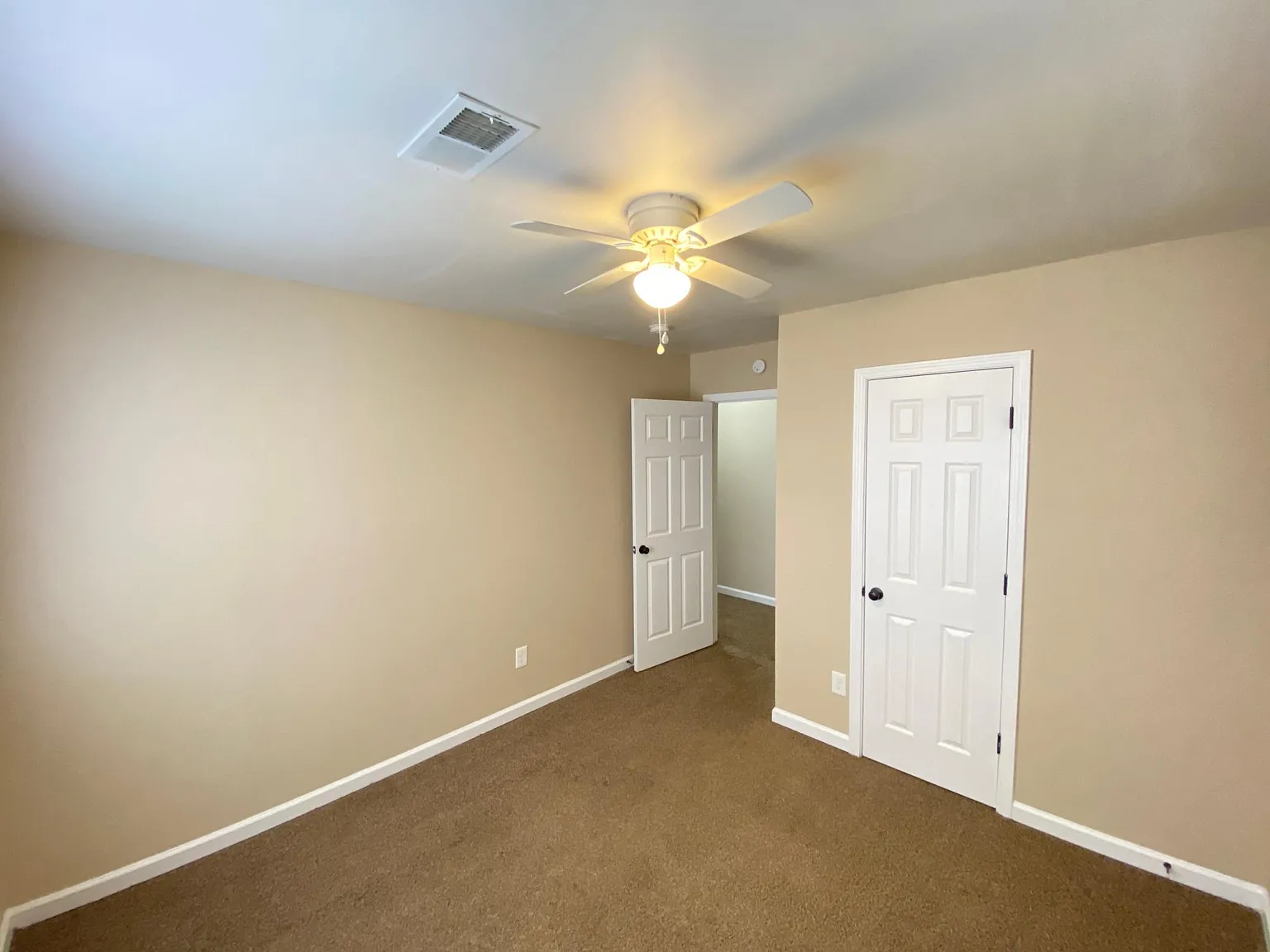 2 bed, 852 sqft, $895 — Photo 4