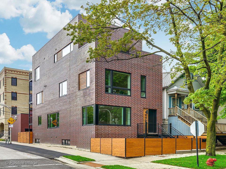 1st image of 1756 W Cornelia Ave #1