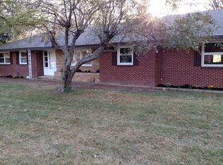 2511 Courtly Dr, Fostoria, OH 44830