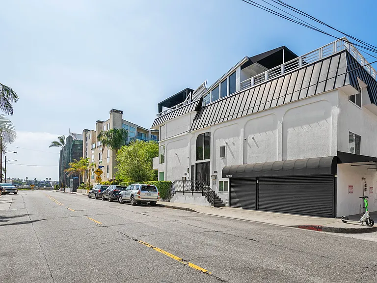 29 Yawl St #B — Photo 11