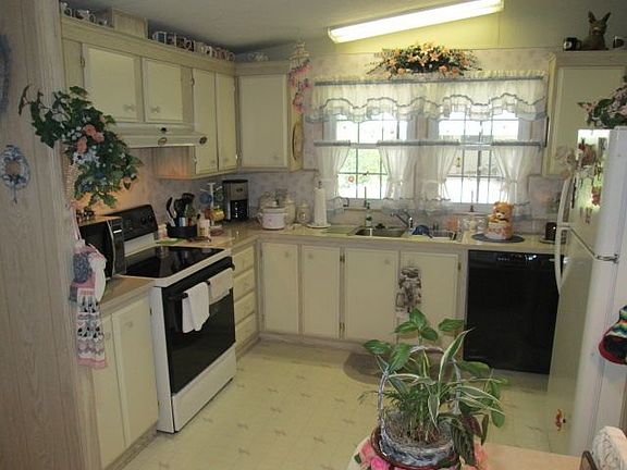 2nd image of 55 Pleasant Cir