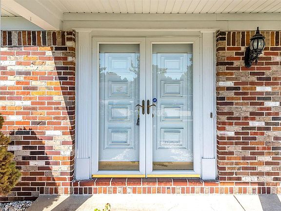 4th image of 11887 Brookington Dr