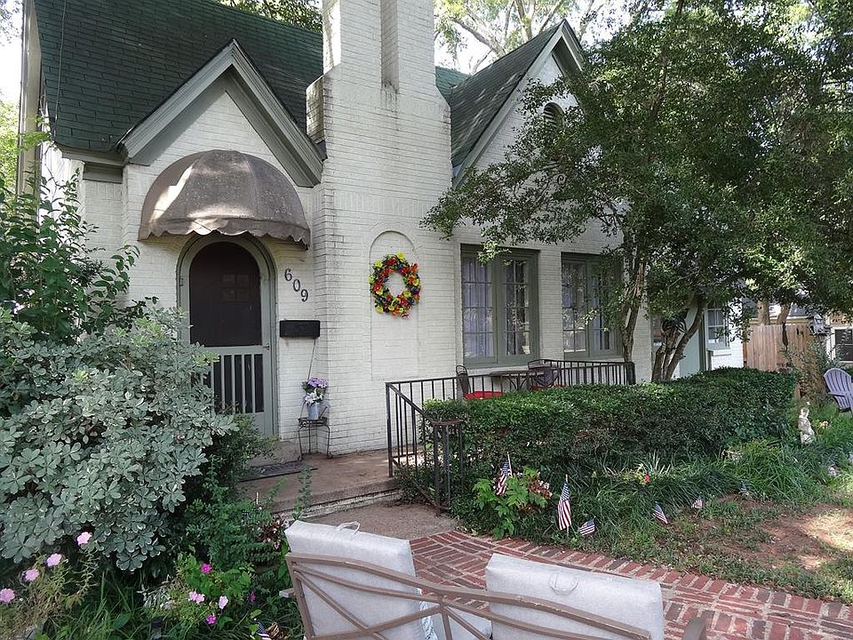 1st image of 609 E Park Ave