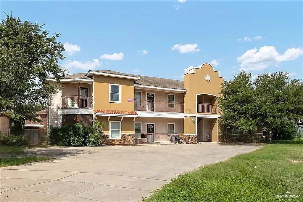 2 bed, 2.0 bath, 7534 sqft, $825 — Photo 1