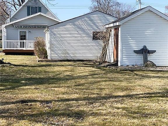 2nd image of 27 Douglas St