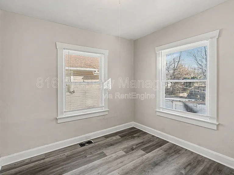 5713 Brooklyn Ave — Photo 5