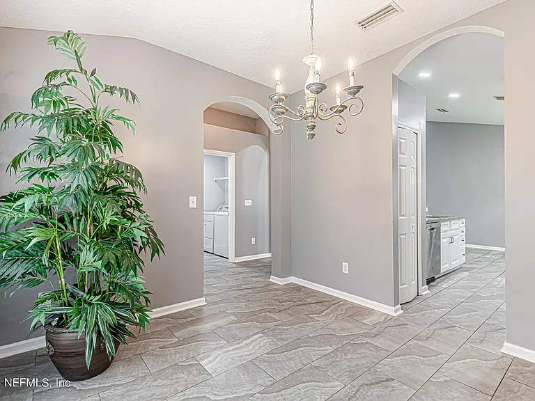 2243 Trailwood Dr — Photo 7
