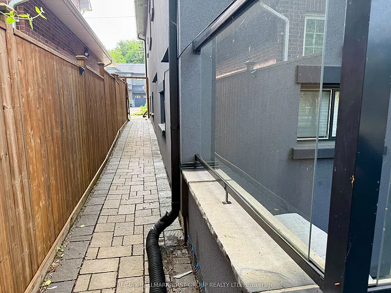 38 Muir Dr — Photo 2