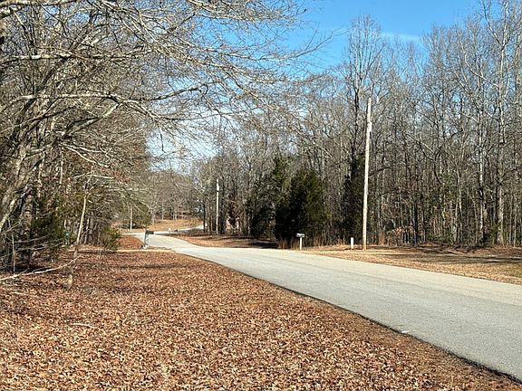 4th image of 376 Kellogg Dr