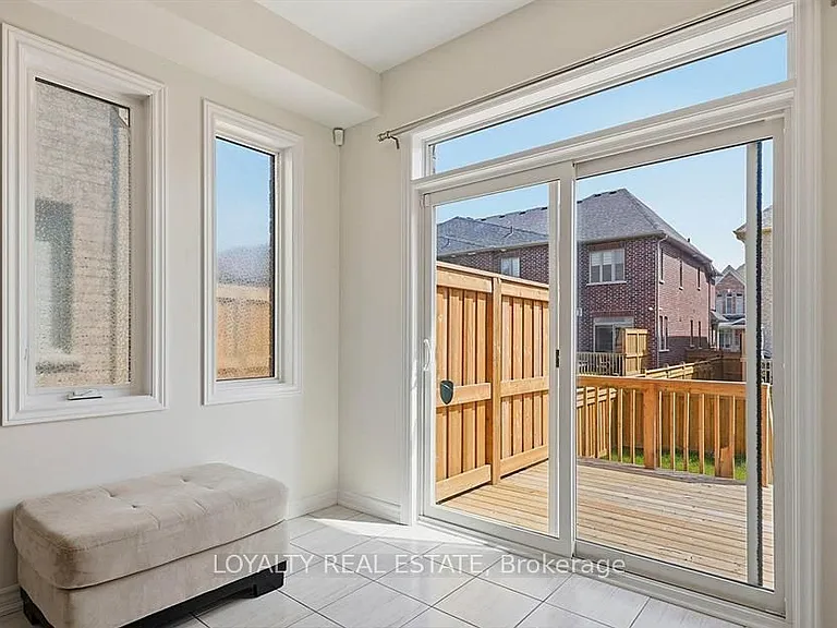 17 Cornelius Ln — Photo 6