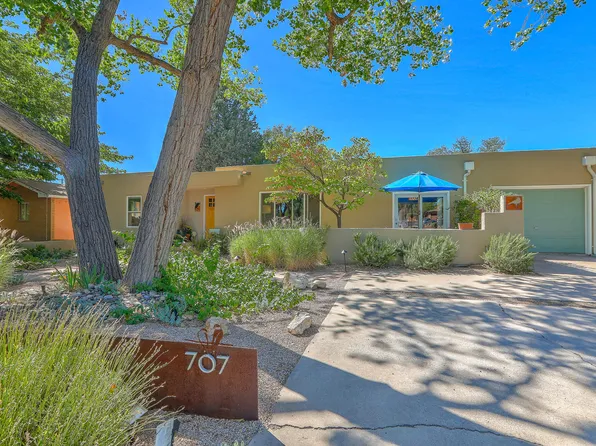 707 Richmond Dr SE, Albuquerque, NM 87106