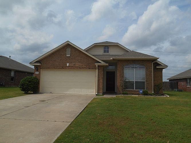 1st image of 915 Whitewing Ln