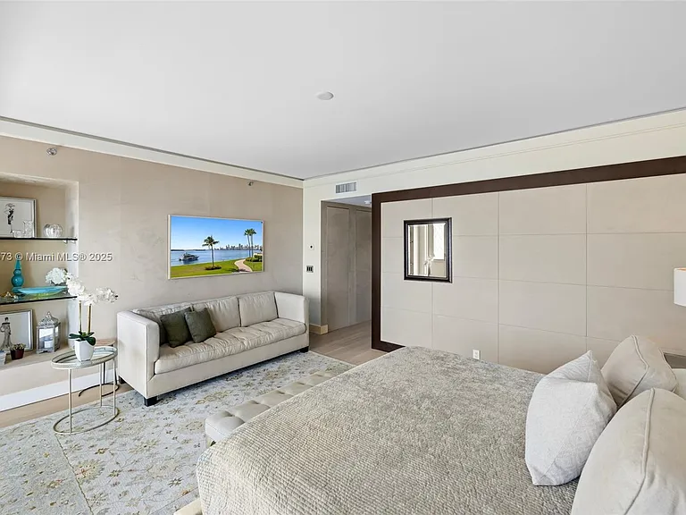 4924 Fisher Island Dr #4924 — Photo 36