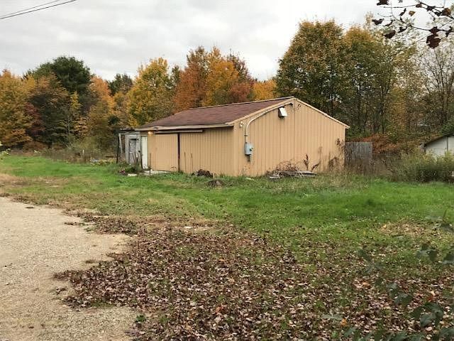 2nd image of 3680 Bard Rd