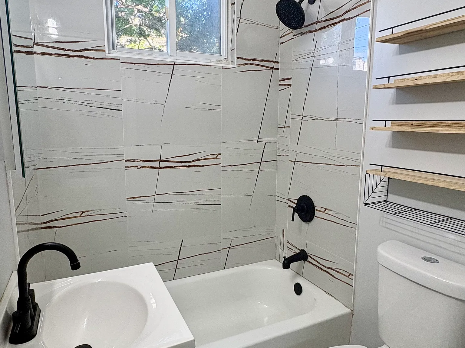 2 bed, $2,000 — Photo 4