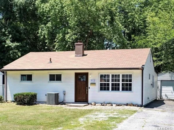 913 N 38th St, Belleville, IL 62226