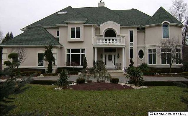 Gated Circular Driveway